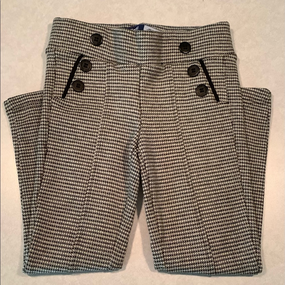 🤑Okaidi blk & wht jeggings. Size 3Y  NWT